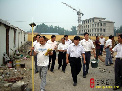 枣庄台儿庄人口登记_...工作人员指导高校毕业生填写用工登记表.-枣庄台儿庄