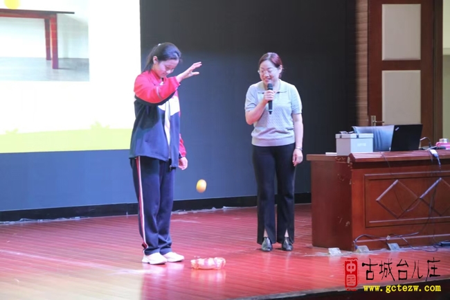 逆风成长，赋能青春丨山师附中台儿庄分校举行高中生抗挫心理讲座（图）