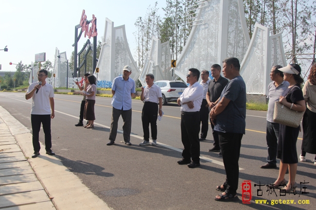 台儿庄区交通运输局组织开展“架起连心桥 共筑惠民路”政府开放日活动（图）