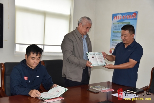 奋进正当时 追梦再出发丨运河街道为18名退役军人事务员颁发合格证书（图）