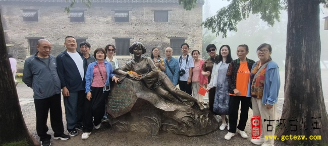金秋菊开引客来 株洲游客台儿庄古城寻梦英雄水乡（图）