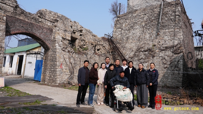 英烈忠魂不泯 红色基因永续丨抗战烈士薛家美后代踏访战斗旧址寻根追思（图）