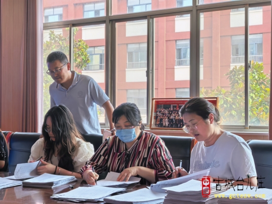 以检查促规范 以常规强德育丨鑫昌路小学2025-2026学年度第二学期期末德育材料专项检查（图）