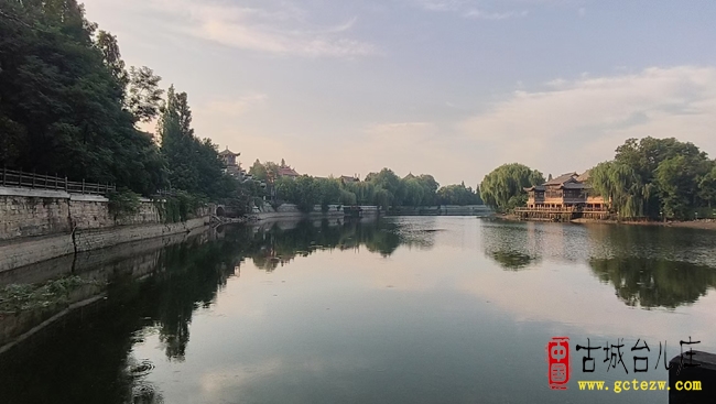 晨映古城 光影逐梦丨横店影视剧组取景台儿庄古城（图）