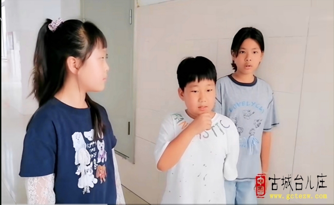 用表演诠释科学的力量丨市中区鑫昌路小学开展科技节之科学剧场排练活动（图）