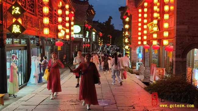 艺绘古城 薪火相传丨新乡高三美术学子走进台儿庄采风交流（图）
