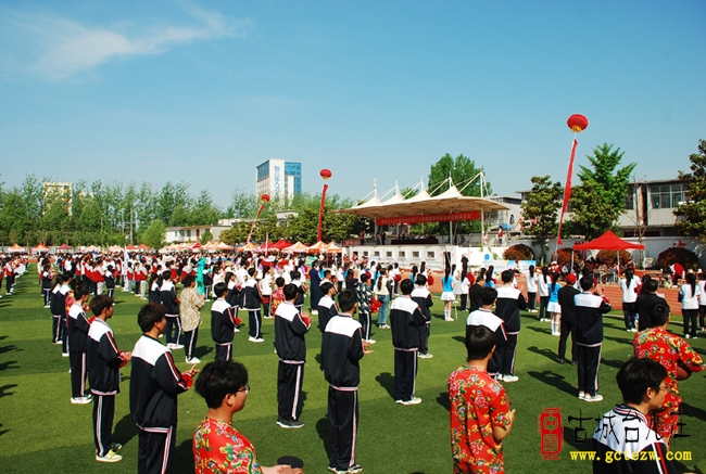 【精彩瞬间】台儿庄区职业中专第三十四届春季田径运动会盛大开幕（图）