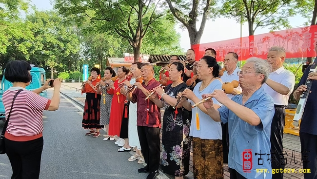 台儿庄：红歌奏响运河畔 银发丹心颂家乡（图）