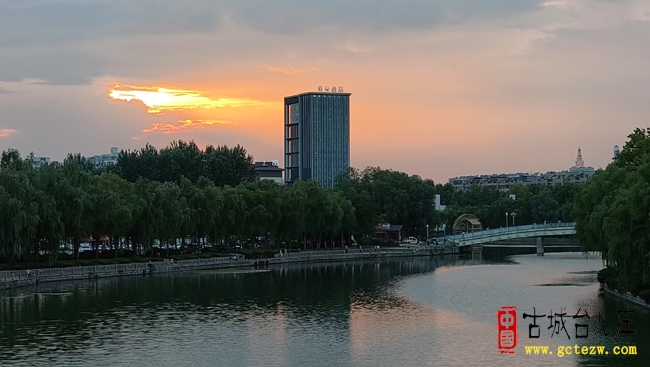 祥云映晚照，大运河畔台儿庄风光醉游人（图）