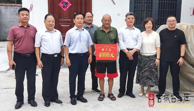 爱心点燃希望 助学成就梦想丨台儿庄区2025年发放50万元助学金（图）
