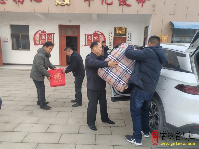 马年暖心行丨台儿庄爱心慰问，为困境学子送去新年温暖（图）