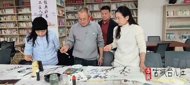 台儿庄区成人绘画公益班开课 艺术惠民暖寒冬（图）