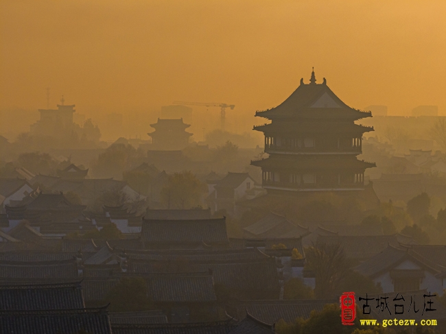 《雾》作者：苗启法